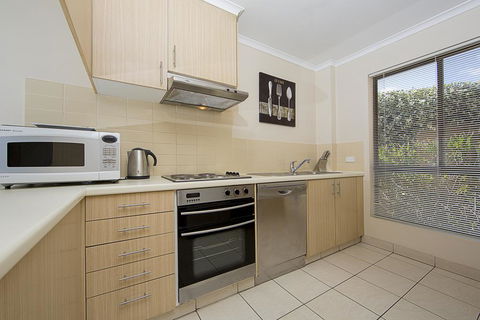 Accommodate Canberra - Kingston Court - Accommodation Port Macquarie 3