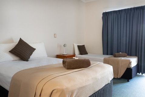 Accommodation On Denham - Accommodation Port Macquarie 0