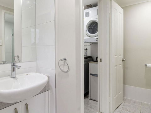 Across The Road From The Beach! - Accommodation Port Macquarie 1