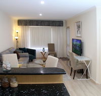 ADELAIDE CBD APARTMENT - 3BR 2BATH  CARPARK - Accommodation Port Macquarie