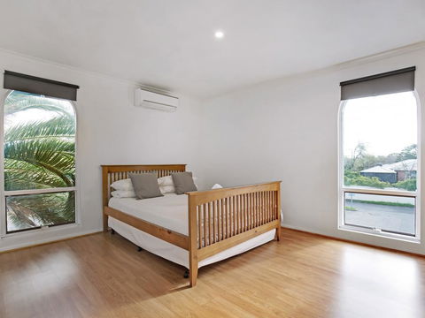 Adelaide Holiday Homes - Accommodation Port Macquarie 0