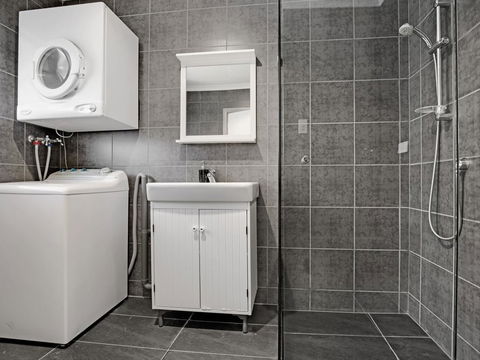Adelaide Holiday Homes - Accommodation Port Macquarie 3