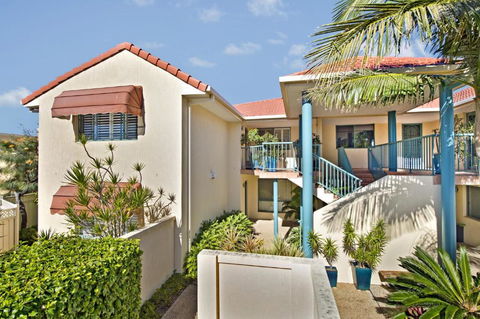 Dolphins 2 7 Commodore Crescent - Accommodation Port Macquarie 1