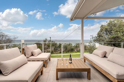 Drift - Ocean & Panoramic Views At Coledale - Accommodation Port Macquarie 3
