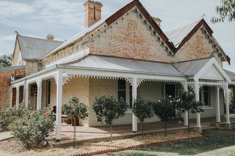 Dubuque Bed And Breakfast - Accommodation Port Macquarie 0