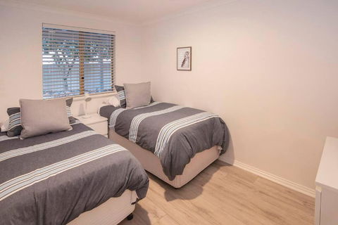 Eagle Bay Summerhaus - Accommodation Port Macquarie 4