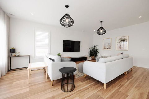 EDEN Spacious Torquay Family Escape - Accommodation Port Macquarie 1