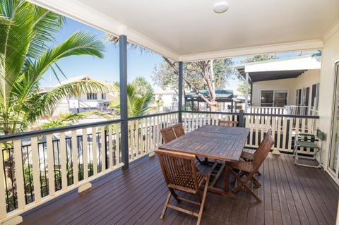 E.V. - Eurong Beach Villa - Accommodation Port Macquarie 2