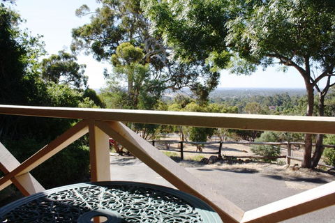 Eleebana Guest House - Accommodation Port Macquarie 2
