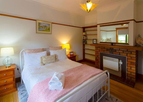 Elm Trees Of Ross Cottage - Accommodation Port Macquarie 3