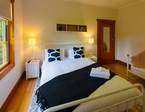 Elm Trees Of Ross Cottage - Accommodation Port Macquarie 4