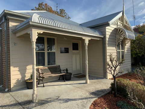 Elmsford Cottage - Accommodation Port Macquarie 1