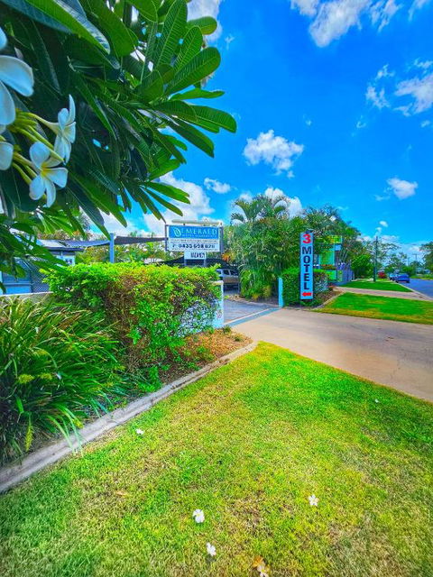 Emerald Motel Apartments - Accommodation Port Macquarie 0