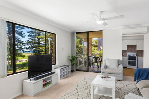 Esplanade Escape - Beachfront Family Bliss - Accommodation Port Macquarie 0