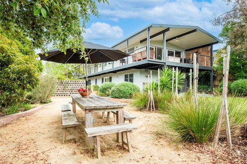 Evans Beach Retreat - Accommodation Port Macquarie 0