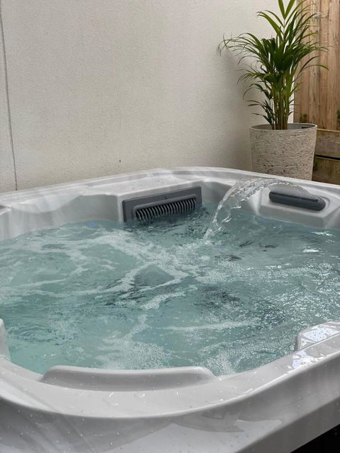 Evies East Retreat With Spa - Accommodation Port Macquarie 2