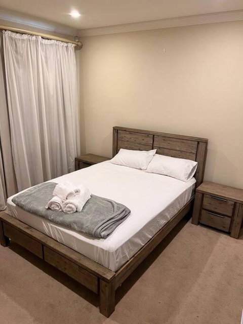 Executive Villa Close To CBD With Spa - Accommodation Port Macquarie 4