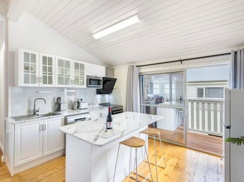 Family Friendly Cozy 4BR House At Annerley - Accommodation Port Macquarie 0
