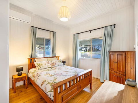 Family Friendly Cozy 4BR House At Annerley - Accommodation Port Macquarie 3