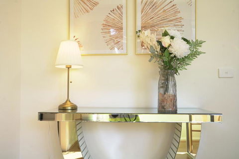 Family Home In Prime Location Melbourne - Accommodation Port Macquarie 1