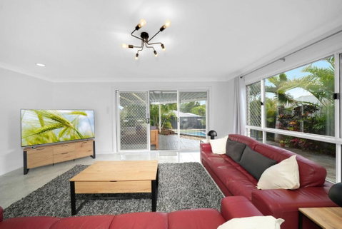 Family Escape Serene Oasis With Pool And AC - Accommodation Port Macquarie 1