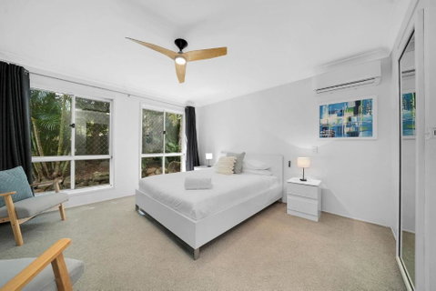 Family Escape Serene Oasis With Pool And AC - Accommodation Port Macquarie 2