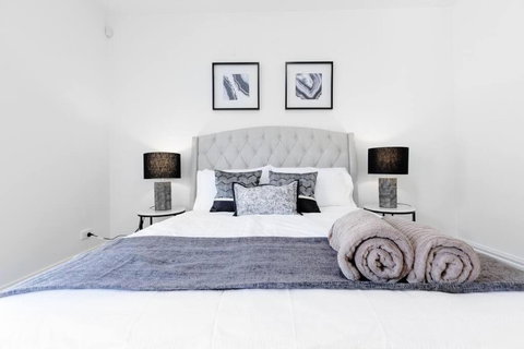 Family Oasis Walking Distance To Chadstone SC - Accommodation Port Macquarie 1