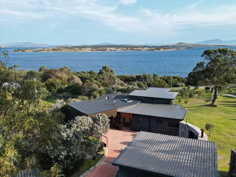 Faraway On Flinders Island - Accommodation Port Macquarie 0