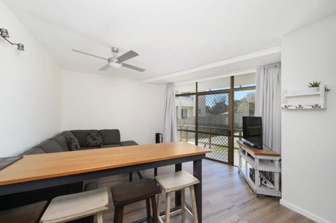 Flynns Beach Apartments 4 41 Pacific Drive - Accommodation Port Macquarie 3