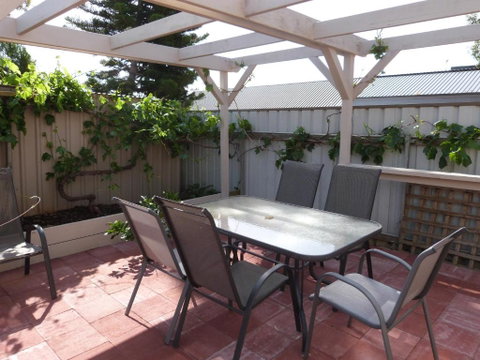 Fullarton Motor Lodge - Accommodation Port Macquarie 1