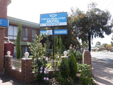 Fullarton Motor Lodge - Accommodation Port Macquarie 0