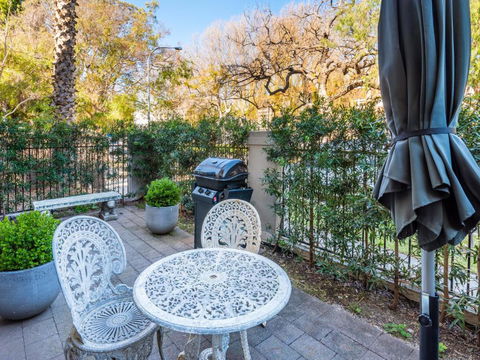 Garden Apartment In The Heart Of Double Bay - Accommodation Port Macquarie 1