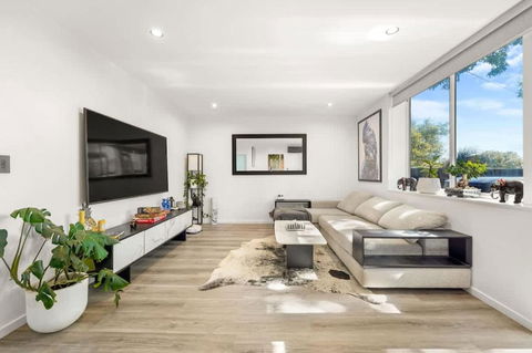 Gardenvale Prize With Private Courtyard Plus Parking - Accommodation Port Macquarie 0