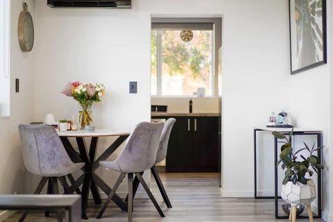Gardenvale Prize With Private Courtyard Plus Parking - Accommodation Port Macquarie 2