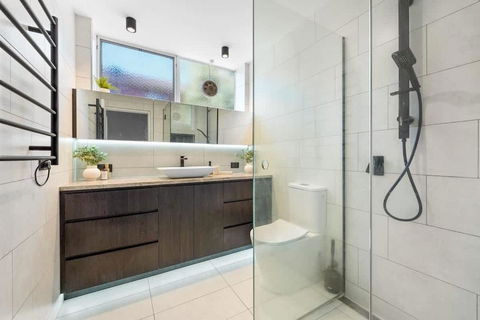 Gardenvale Prize With Private Courtyard Plus Parking - Accommodation Port Macquarie 3