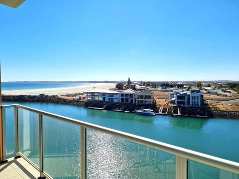 Glam Apartment 21 - Accommodation Port Macquarie 0