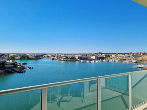Glam Apartment 21 - Accommodation Port Macquarie 3