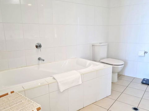 Glam Apartment 21 - Accommodation Port Macquarie 4