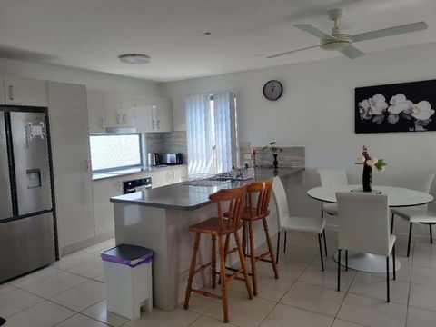Glass House Mountains Retreat - Accommodation Port Macquarie 1