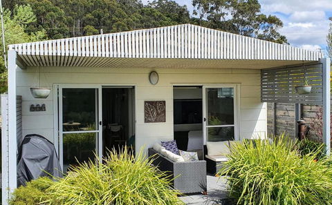 Goat Island Bungalow - Accommodation Port Macquarie 3