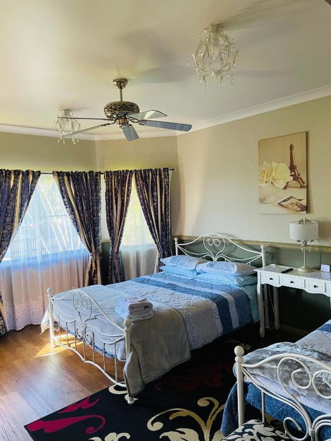 GOLDEN LACE B&B - Accommodation Port Macquarie 4