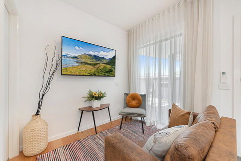 Gorgeous 3-Bed House With Spacious Shared Backyard - Accommodation Port Macquarie 0