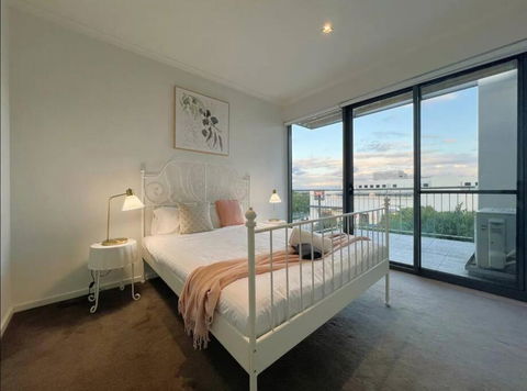 GW24-1 BATH 2 BR At The Glen With FREE Parking And Balcony - Accommodation Port Macquarie 0