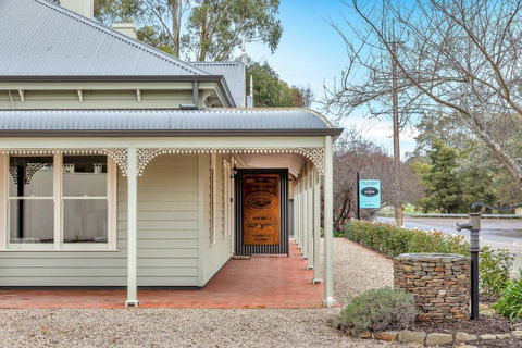 Grandview Accommodation - The Flaxley Apartments - Accommodation Port Macquarie 1