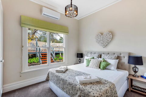 Grandview Accommodation - The Flaxley Apartments - Accommodation Port Macquarie 2