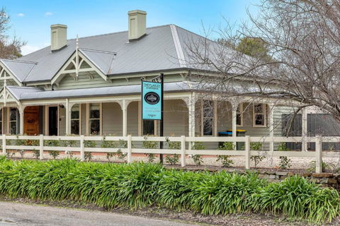 Grandview Accommodation - The Flaxley Apartments - Accommodation Port Macquarie 0