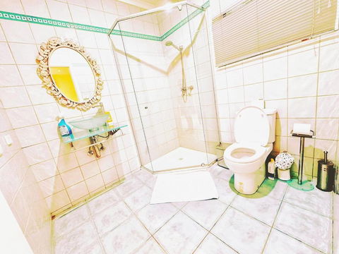 Granny Unit Self Contained Double Storage WIFI POOL PARKING - Accommodation Port Macquarie 2