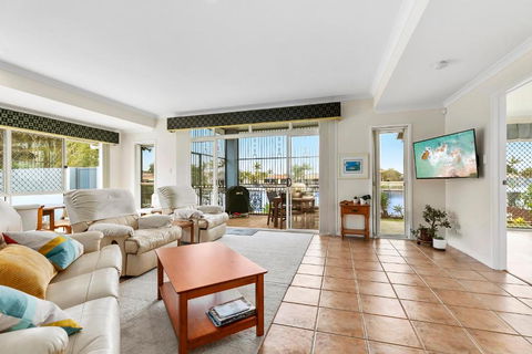 HALYCON HOUSE - Accommodation Port Macquarie 0