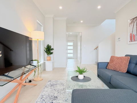Harmony Heights 4 Beds Villa At Rochedale - Accommodation Port Macquarie 0