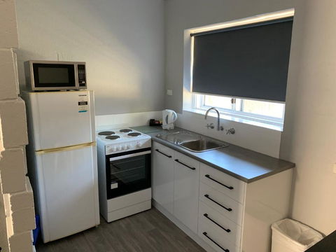 Hello Adelaide Motel And Apartments - Accommodation Port Macquarie 3